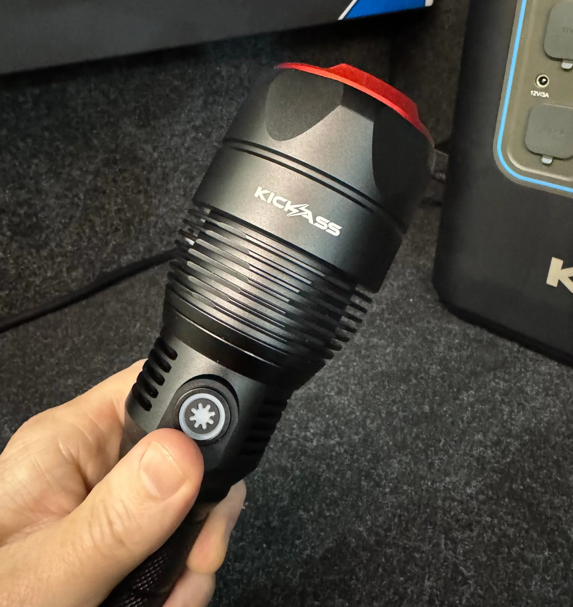 KickAss Ultra Zoom 1000 LED Waterproof Flashlight - Image 2
